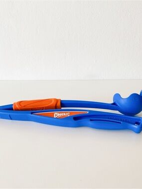 NWOT Chuckit! Foldable Ball Launcher